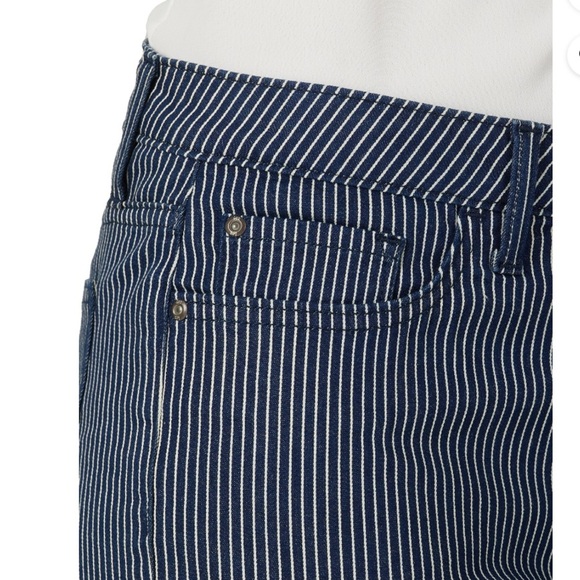 Lee Womens Midrise Railroad Stripe Cuffed 5” Cuffed Denim Shorts Size 16 - Picture 2 of 11